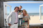Castricum aan Zee, 15 Mei 2019 Uitreiking boek Sonja Bakker
Sonja Bakker met Barry van Suijdam en Bram