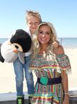 Castricum aan Zee, 15 Mei 2019 Uitreiking boek Sonja Bakker
Sonja Bakker met Bram