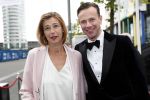 Amsterdam 25 mei 2019
Amsterdam dam diner tbv het aidsfonds in AFAS live. Sven Sauve met een vriendin