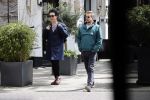 Amsterdam 15 mei 2020
Carice v Houten aan de wandel met Rop Verheijen en Alex Klaassen