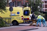 Haarlem 4 juni 2020
Een ambulance haalt een verwarde man op