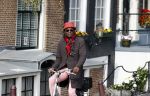 Amsterdam 30 april 2020
Baba ( Orange babies) op de fiets in Amsterdam.