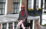 Amsterdam 30 april 2020
Baba ( Orange babies) op de fiets in Amsterdam.