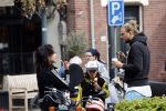 Amsterdam 18 mei 2020
Birgit Schuurman met zoontje op de motor. Ze gaan samen met haar vriend een ijsje eten