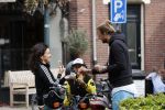 Amsterdam 18 mei 2020
Birgit Schuurman met zoontje op de motor. Ze gaan samen met haar vriend een ijsje eten