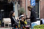 Amsterdam 18 mei 2020
Birgit Schuurman met zoontje op de motor. Ze gaan samen met haar vriend een ijsje eten