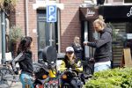 Amsterdam 18 mei 2020
Birgit Schuurman met zoontje op de motor. Ze gaan samen met haar vriend een ijsje eten