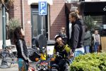 Amsterdam 18 mei 2020
Birgit Schuurman met zoontje op de motor. Ze gaan samen met haar vriend een ijsje eten