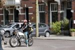Amsterdam 18 mei 2020
Birgit Schuurman met zoontje op de motor. Ze gaan samen met haar vriend een ijsje eten