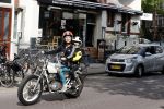 Amsterdam 18 mei 2020
Birgit Schuurman met zoontje op de motor. Ze gaan samen met haar vriend een ijsje eten