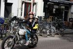Amsterdam 18 mei 2020
Birgit Schuurman met zoontje op de motor. Ze gaan samen met haar vriend een ijsje eten