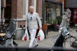 Amsterdam 3 juni 2020
Bram Moszkowicz doet boodschappen in Amsterdam zuid