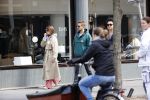 Amsterdam 15 mei 2020
Carice v Houten aan de wandel met Rop Verheijen en Alex Klaassen