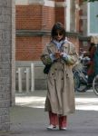Amsterdam 15 mei 2020
Carice v Houten aan de wandel met Rop Verheijen en Alex Klaassen