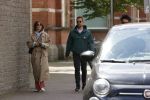 Amsterdam 15 mei 2020
Carice v Houten aan de wandel met Rop Verheijen en Alex Klaassen