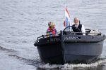 25 Mei 2020 Caroline Tensen met haar man in de sloep
