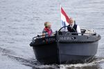 25 Mei 2020 Caroline Tensen met haar man in de sloep