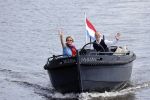 25 Mei 2020 Caroline Tensen met haar man in de sloep