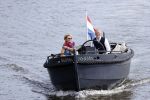 25 Mei 2020 Caroline Tensen met haar man in de sloep