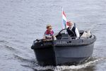 25 Mei 2020 Caroline Tensen met haar man in de sloep