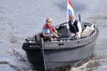 25 Mei 2020 Caroline Tensen met haar man in de sloep
