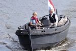 25 Mei 2020 Caroline Tensen met haar man in de sloep