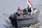 25 Mei 2020 Caroline Tensen met haar man in de sloep