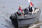 25 Mei 2020 Caroline Tensen met haar man in de sloep
