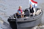 25 Mei 2020 Caroline Tensen met haar man in de sloep