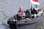 25 Mei 2020 Caroline Tensen met haar man in de sloep