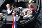 25 Mei 2020 Caroline Tensen met haar man in de sloep