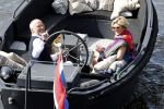 25 Mei 2020 Caroline Tensen met haar man in de sloep