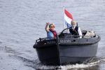 Amsterdam 25 mei 2020
Caroline Tensen met haar man ErnstJan Smids op hun boor Mr&Mrs op de amstel