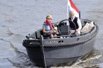 Amsterdam 25 mei 2020
Caroline Tensen met haar man ErnstJan Smids op hun boor Mr&Mrs op de amstel