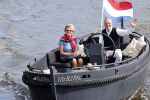 Amsterdam 25 mei 2020
Caroline Tensen met haar man ErnstJan Smids op hun boor Mr&Mrs op de amstel