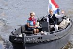 Amsterdam 25 mei 2020
Caroline Tensen met haar man ErnstJan Smids op hun boor Mr&Mrs op de amstel