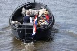 Amsterdam 25 mei 2020
Caroline Tensen met haar man ErnstJan Smids op hun boor Mr&Mrs op de amstel
