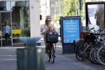 Amsterdam 27 mei 2020
Chantal Janzen met haar zoontje op de fiets