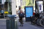Amsterdam 27 mei 2020
Chantal Janzen met haar zoontje op de fiets