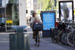 Amsterdam 27 mei 2020
Chantal Janzen met haar zoontje op de fiets