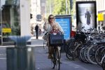 Amsterdam 27 mei 2020
Chantal Janzen met haar zoontje op de fiets