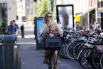 Amsterdam 27 mei 2020
Chantal Janzen met haar zoontje op de fiets