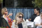 Amsterdam 3 juni 2020
Connie Witteman met haar zoon Marvin Breukhoven op terras en in haar biro karretje