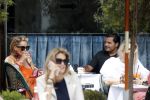 Amsterdam 3 juni 2020
Connie Witteman met haar zoon Marvin Breukhoven op terras en in haar biro karretje