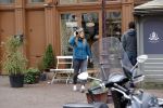 Amsterdam 2 mei 2020
Martijn Krabbe en zijn vrouw Deborah gaan op de scooter eten kopen bij een indonesische toko