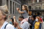 Amsterdam 1 juni 2020
Demonstratie op de dam tegen politiegeweld tegen donkere mensen naar aanleiding van de dood van George Floyd door poltieman in USA