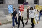 Amsterdam 1 juni 2020
Demonstratie op de dam tegen politiegeweld tegen donkere mensen naar aanleiding van de dood van George Floyd door poltieman in USA