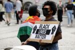 Amsterdam 1 juni 2020
Demonstratie op de dam tegen politiegeweld tegen donkere mensen naar aanleiding van de dood van George Floyd door poltieman in USA