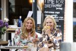 Amsterdam 1 juni 2020
Denise Boekhoff op terras met een vriendin