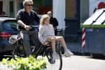 Amsterdam 29 mei 2020
Dirk Zeelenberg op de fiets met zijn dochter